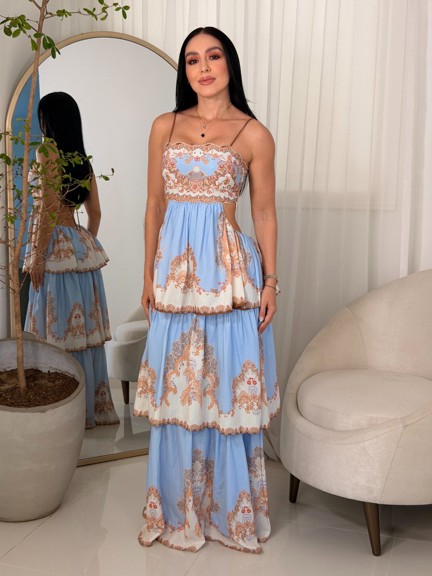 Vestido de la nueva colección DUSHI en el showroom de Barranquilla